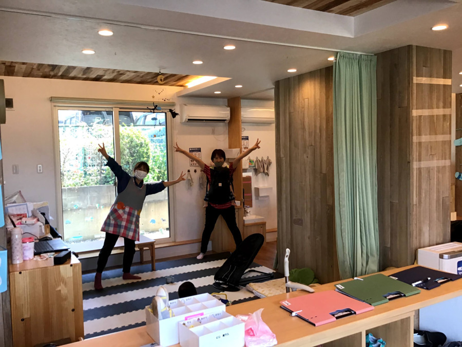 &KIDS ことのはほいくえん(保育士の求人)の写真3枚目:和気あいあいとした職場です!