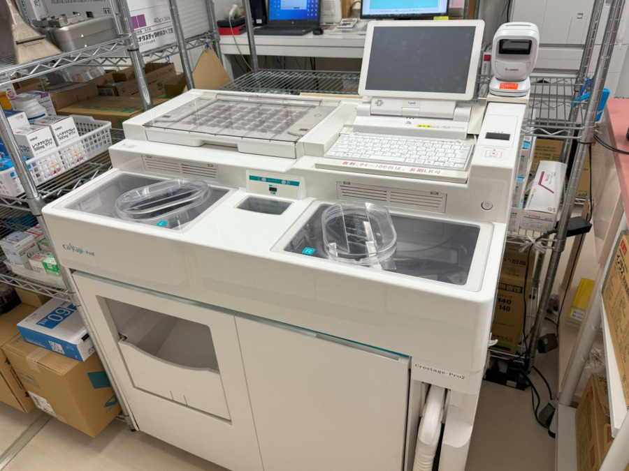 どんぐり調剤薬局の写真5枚目：調剤室②
錠剤・散剤の調剤行える分包機です