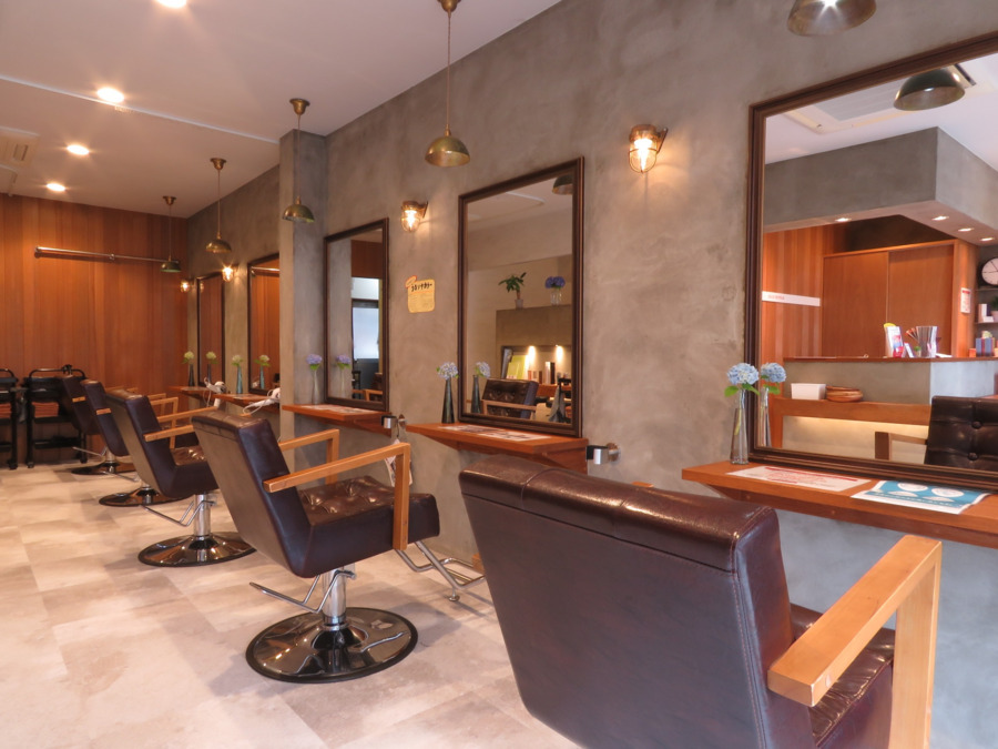 ラポールヘア大野城若草店の写真2枚目：カットスペース