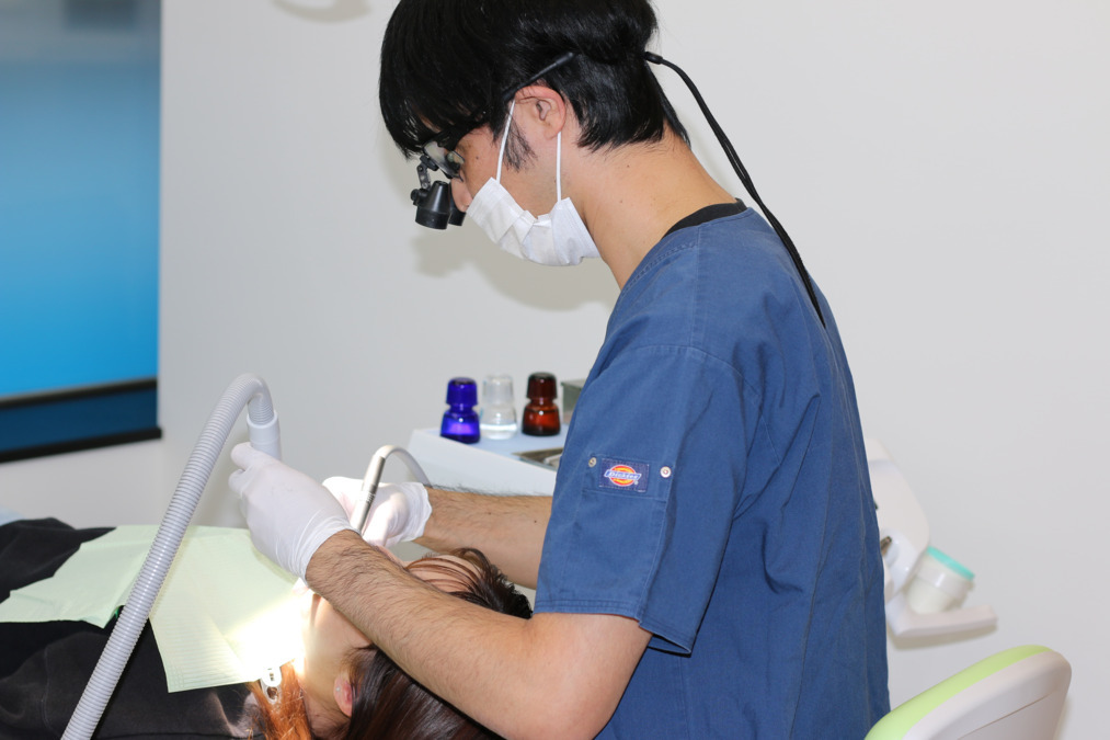 辻堂さわだ歯科医院(歯科衛生士の求人)の写真2枚目:患者様の10年後の笑顔のために丁寧な治療をおこなっています