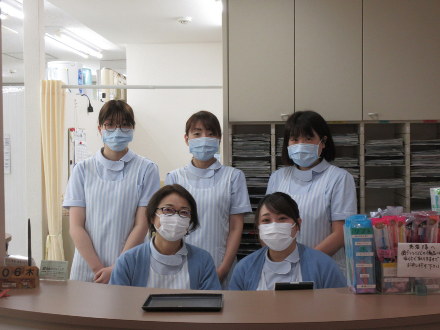 森歯科クリニック（歯科衛生士の求人）の写真3枚目：スタッフの集合写真