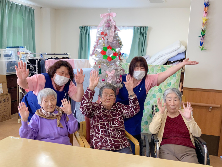 多機能ホーム・のぞみの写真2枚目：体操やレクリエーションを行う為、明るい声が施設内に響き渡っています◎