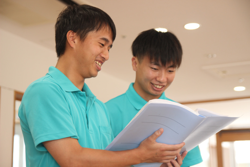 白糸農園（生活支援員の求人）の写真2枚目：若い職員も活躍中です