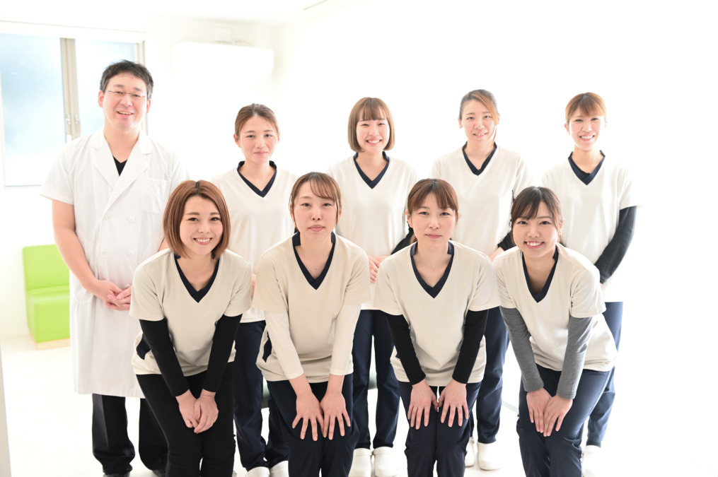 こまはね歯科クリニックの写真6枚目：スタッフ全員、先輩・後輩なく皆仲良しです♪