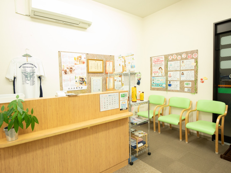 けやき接骨院（柔道整復師の求人）の写真3枚目：待合室