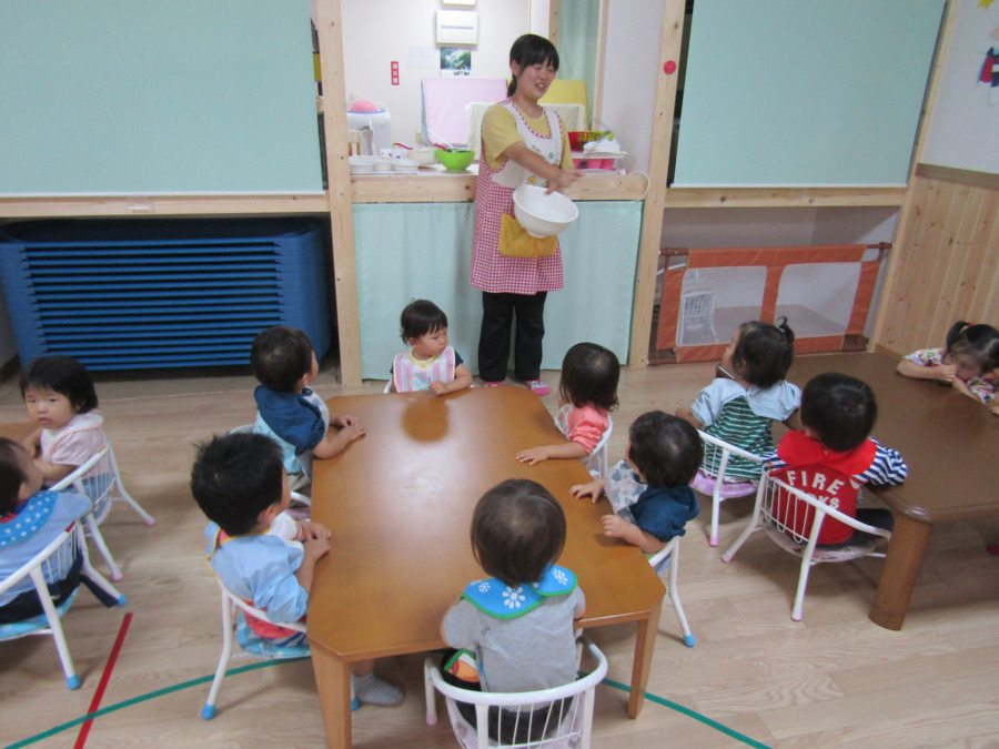 輝萌の森南浦和園の写真4枚目：おやつ作り