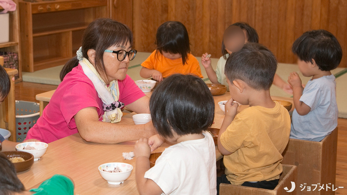 幼保連携型認定こども園にじのね（保育士の求人）の写真8枚目：こども自身が考え、判断し、行動できるようサポートしています