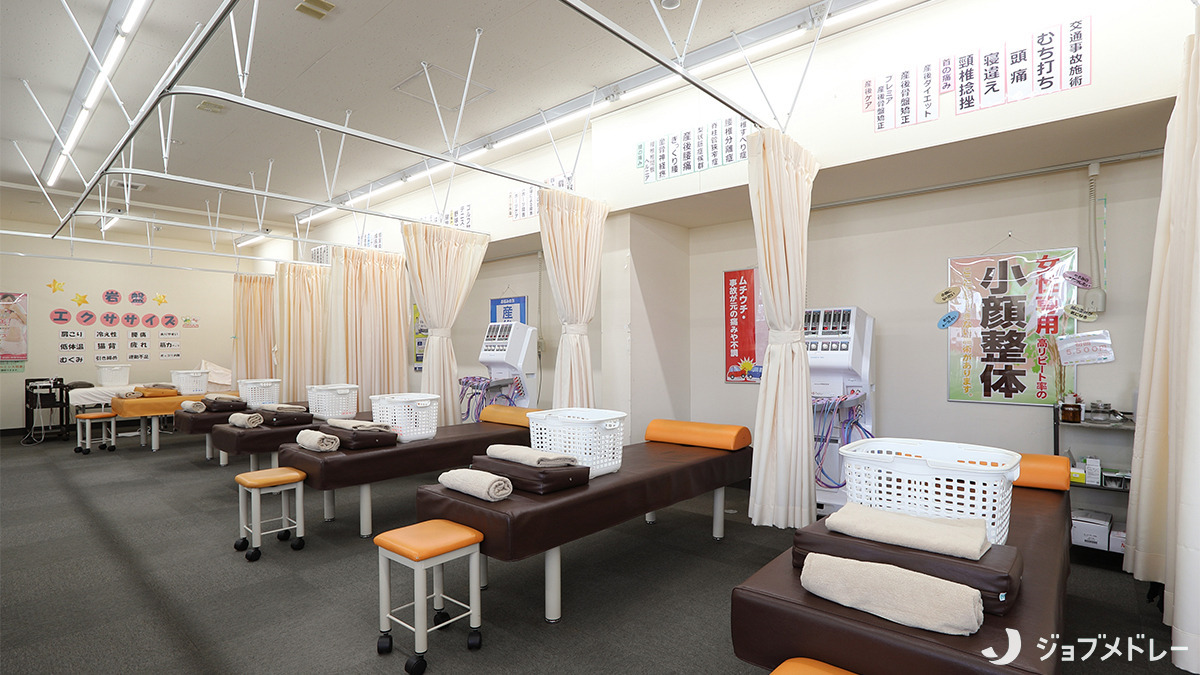 おいけ接骨院 桐生院(鍼灸師の求人)の写真9枚目:施術スペースの様子です