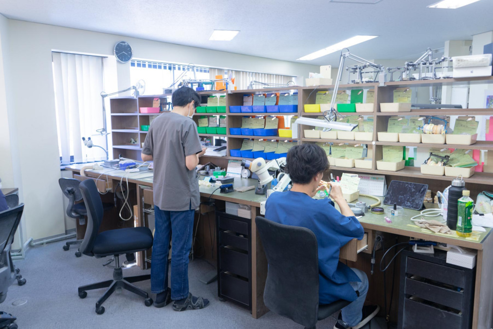 株式会社EMOTION dental lab（歯科技工士の求人）の写真4枚目：
