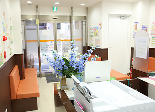 本山ゆーあい薬局（薬剤師の求人）の写真2枚目：本山ゆーあい薬局の内観