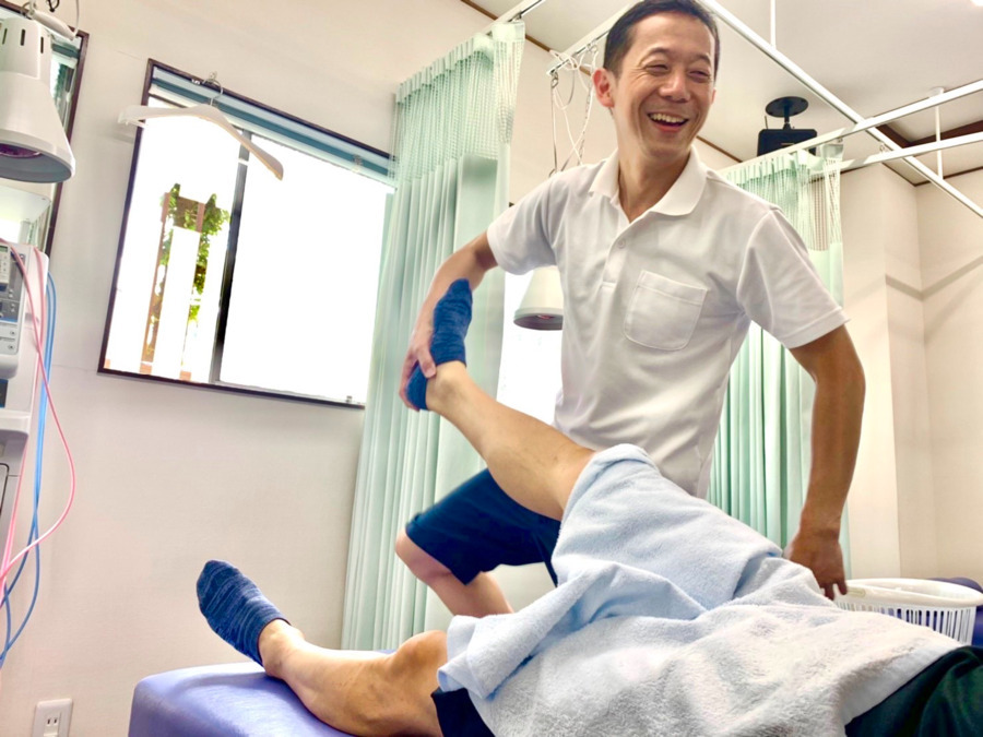 あおぞら整骨院（柔道整復師の求人）の写真3枚目：患者さんとのコミュニケーションを大切にしております！