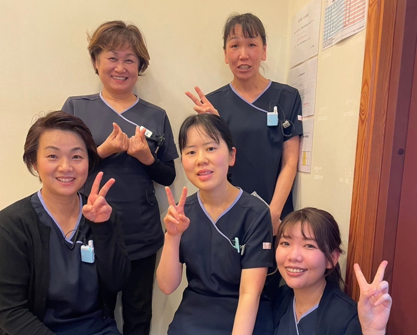 医療法人社団ふじい歯科の写真3枚目：幅広い年代の方がいて、お互いに情報共有できて関係性も良好DHチーム！！