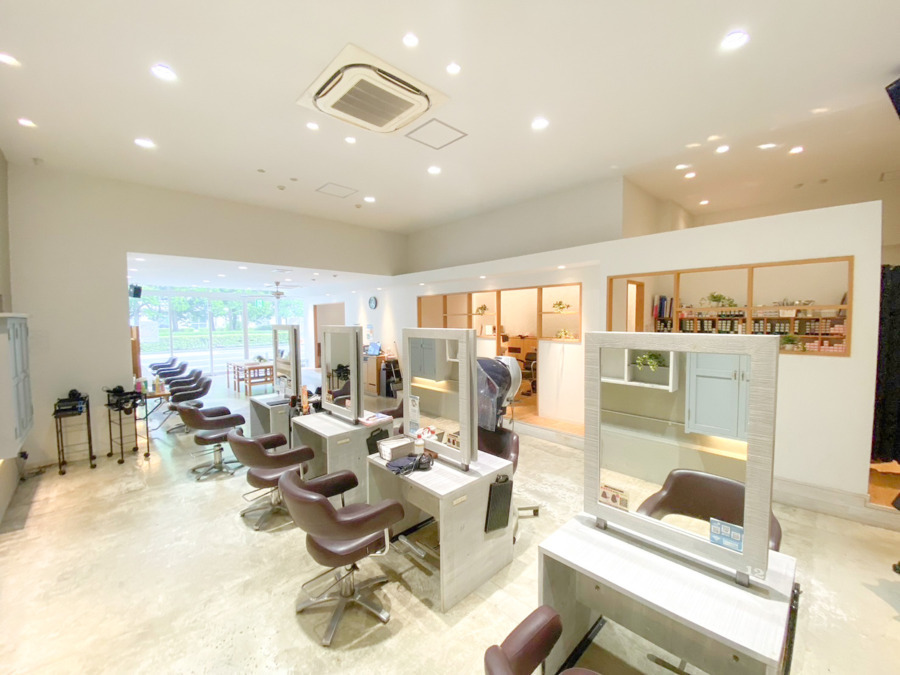 美容室SALONS高島店の写真4枚目：