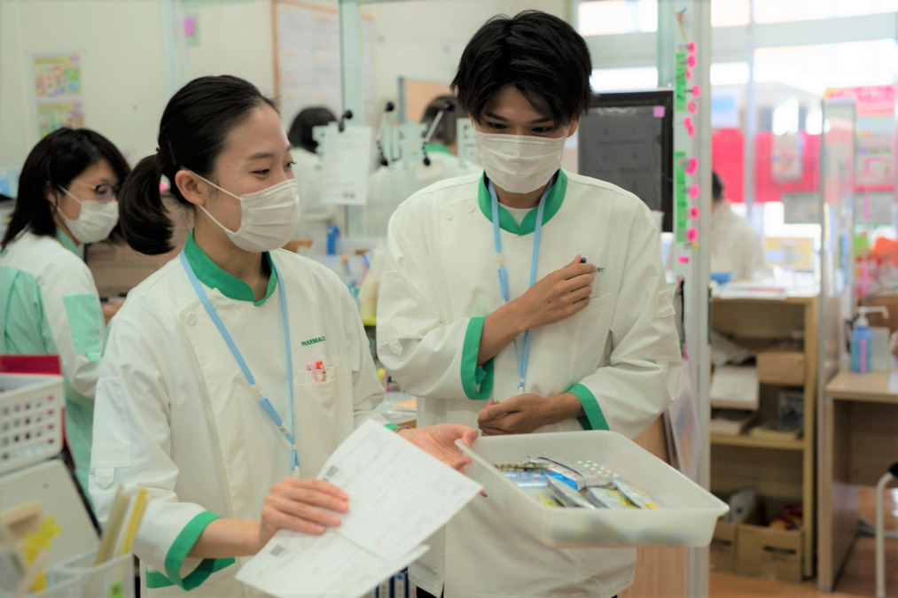 しんわ薬局南平店（薬剤師の求人）の写真3枚目：しんわ薬局南平店のスタッフ