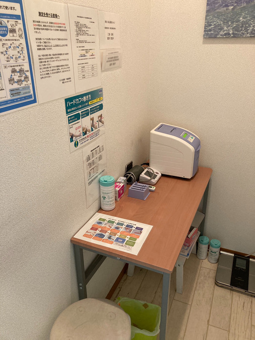 なつめ薬局 千歳船橋店（薬剤師の求人）の写真3枚目：なつめ薬局 千歳船橋店の健康チェックコーナー