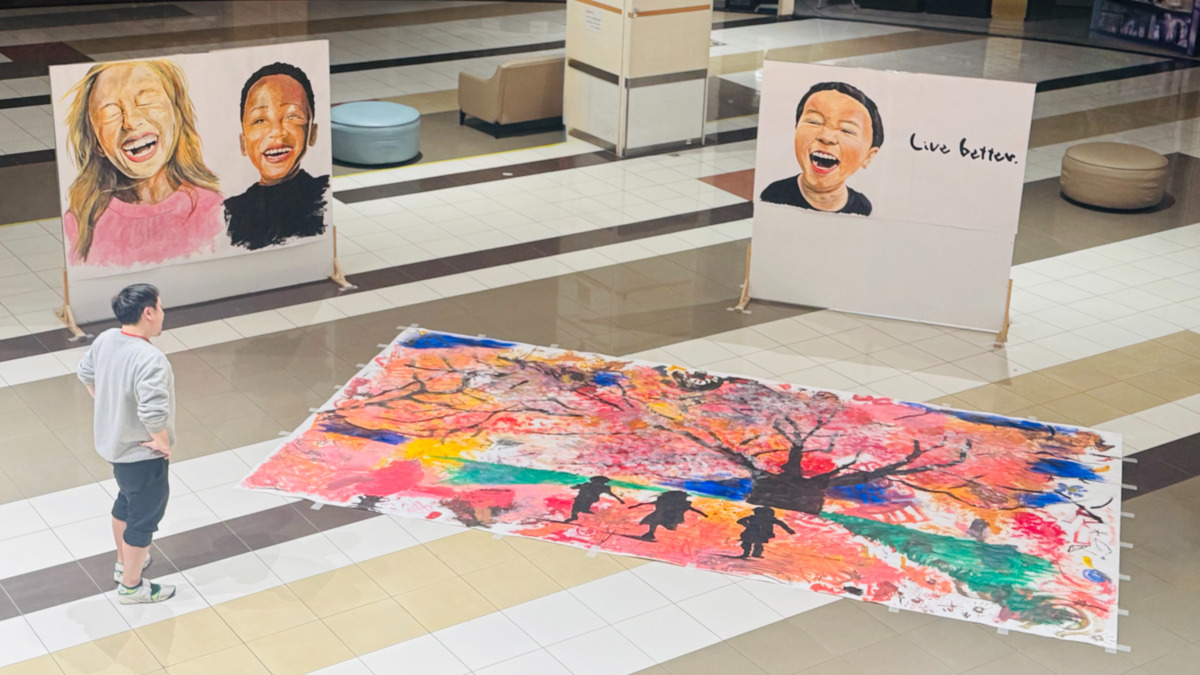 こぱんはうすさくら八千代勝田台教室【2024年冬オープン】（保育士の求人）の写真2枚目：子ども達のアート作品展（巨大アート）　※イオンモール八千代緑が丘