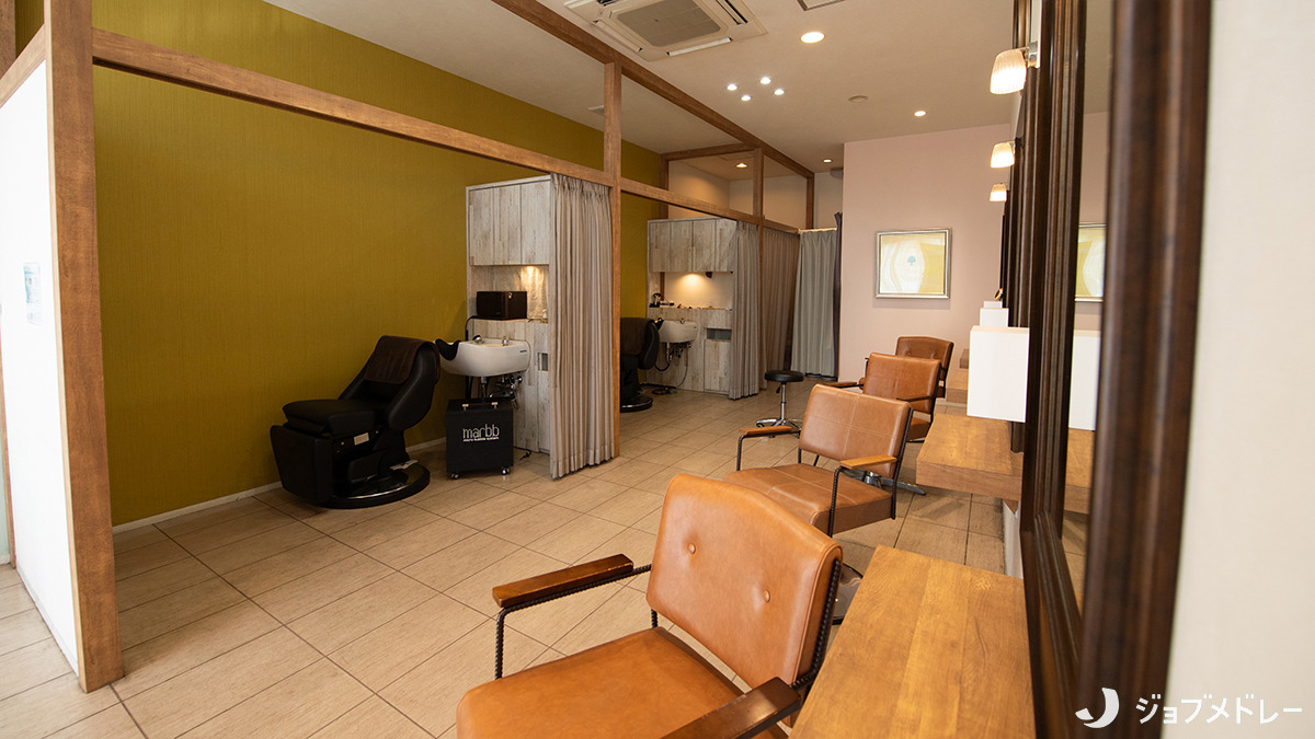 Natural Spot（美容師の求人）の写真10枚目：店内はホスピタリティーに溢れています