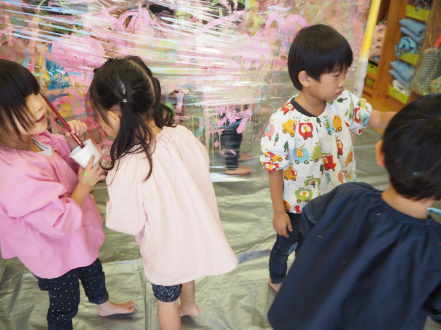 東川口鳩笛保育園の写真5枚目：家では出来ないようなダイナミックな遊びも園では実施しています。