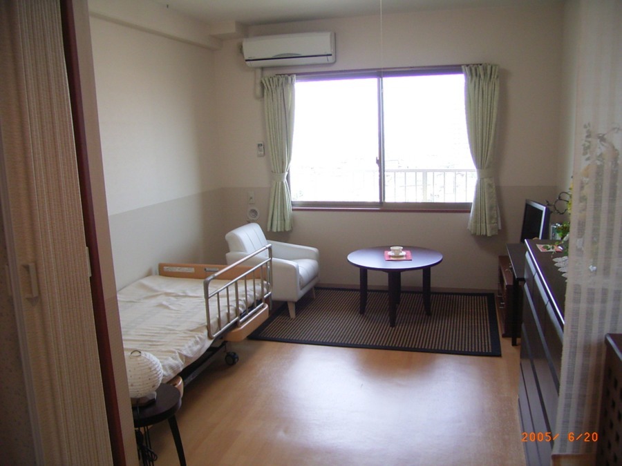グローバルライフ生石（介護職/ヘルパーの求人）の写真10枚目：住みやすい部屋です