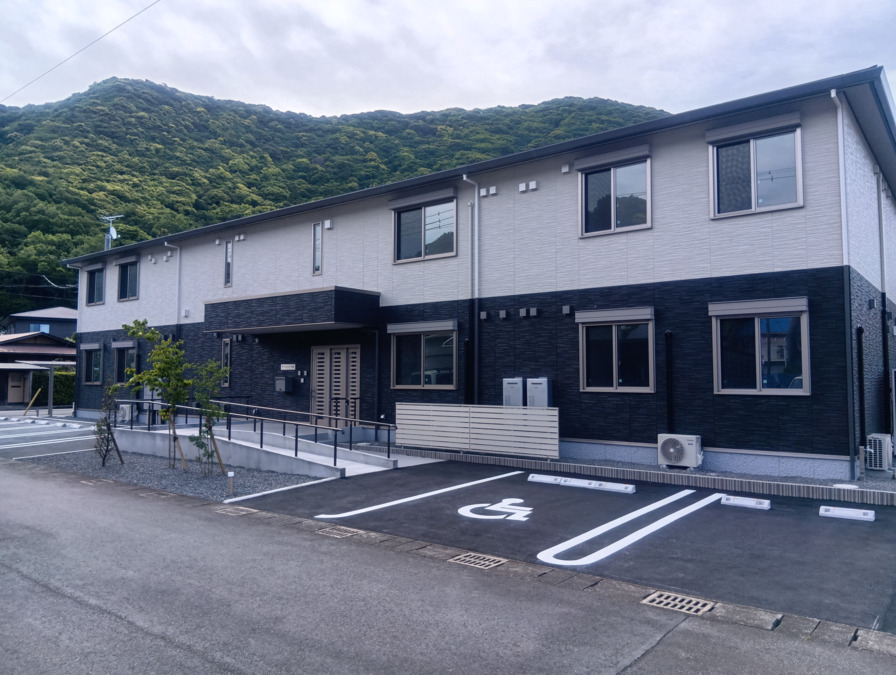 シャルール・下香貫の写真
