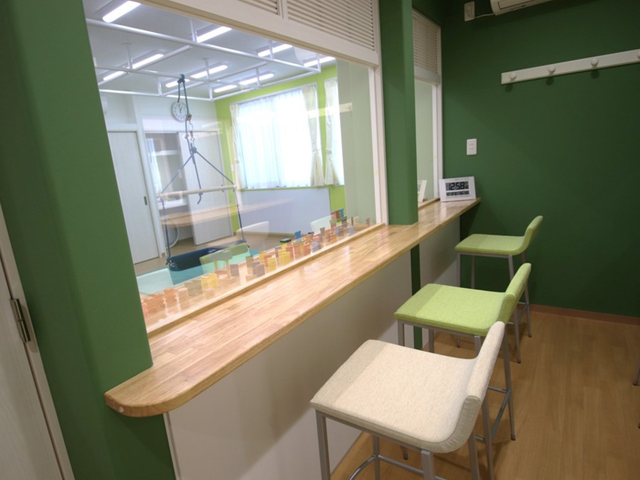 アートチャイルドケアSEDスクール岡山豊成の写真4枚目:通所施設という利点を活かしながら保護者様への支援も日々行っております。