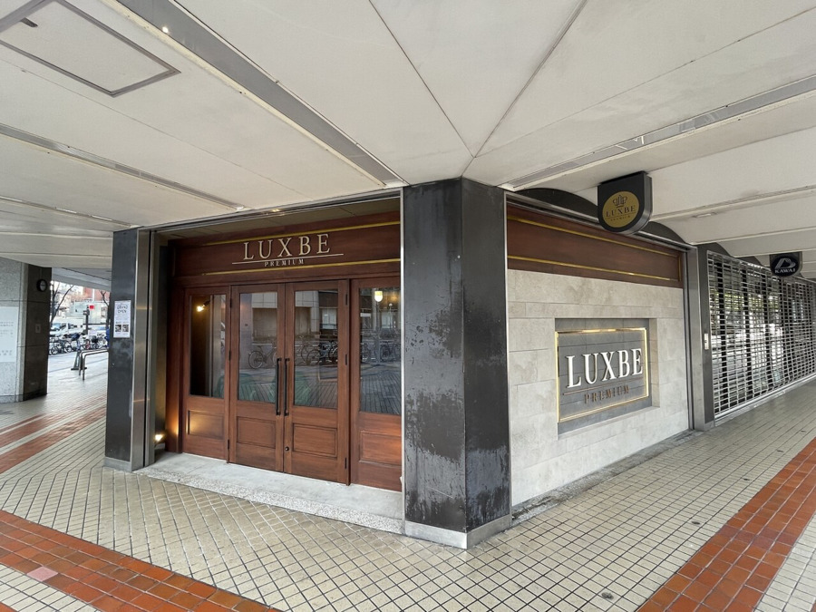 メンズサロン LUXBE PREMIUM 大阪駅前第3ビル店（美容師の求人）の写真2枚目：