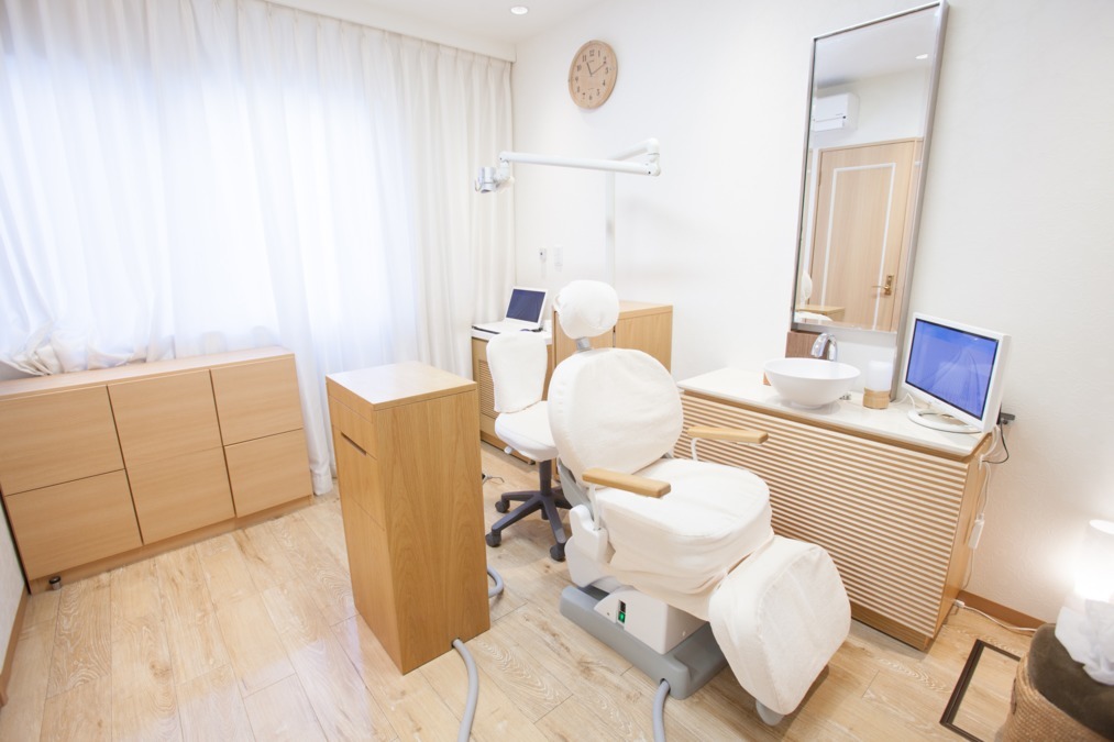 河合歯科(ホワイトエッセンス守谷)(歯科衛生士の求人)の写真3枚目:清潔感のある、アロマが香る衛生士専用個室♪