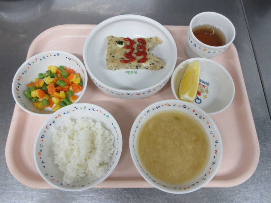 ニチイキッズ栄生保育園の写真6枚目：食育にも力を入れています！
給食は卵・小麦・乳、3大アレルギーを排除したもの提供