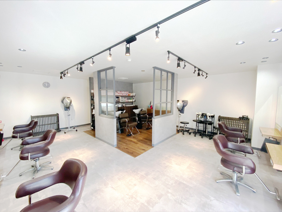 美容室SALONS 茨木中津店の写真4枚目：