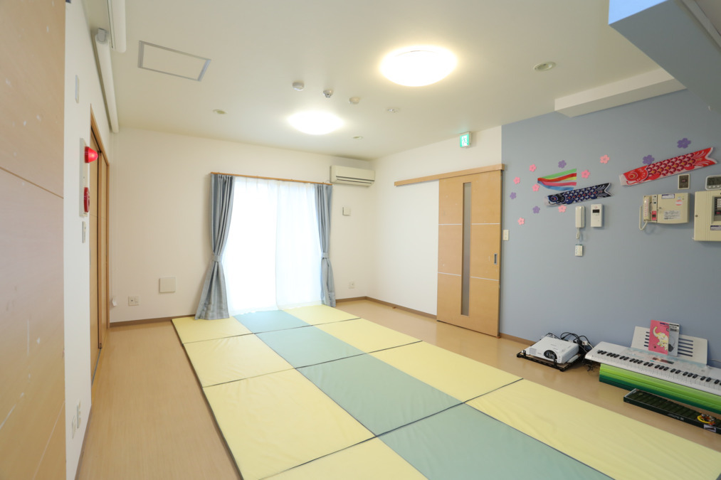 放課後等デイサービスつむぎの写真2枚目：機能訓練室