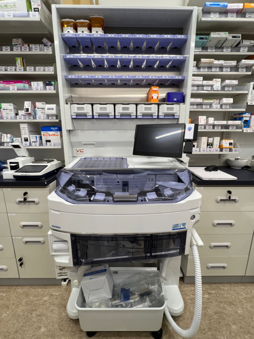 nanacara薬局（薬剤師の求人）の写真5枚目：最新鋭の調剤機器 / システムを揃え、サービス品質の向上と効率化を両立しています