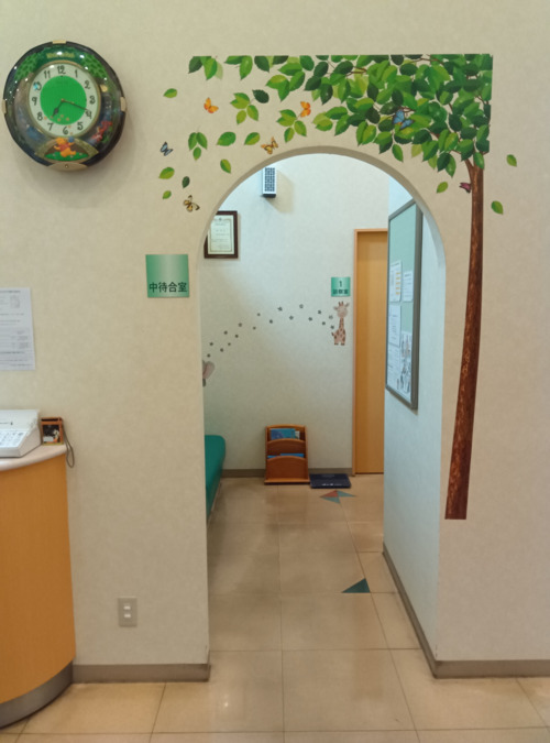 いよりこどもクリニック（看護師/准看護師の求人）の写真6枚目：かわいいウォールアート
