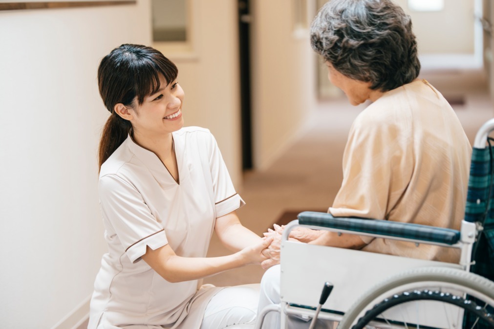 介護老人保健施設ふれあい（介護職/ヘルパーの求人）の写真1枚目：ご利用者に合わせたきめ細やかなケアサービスで、自立を支援します