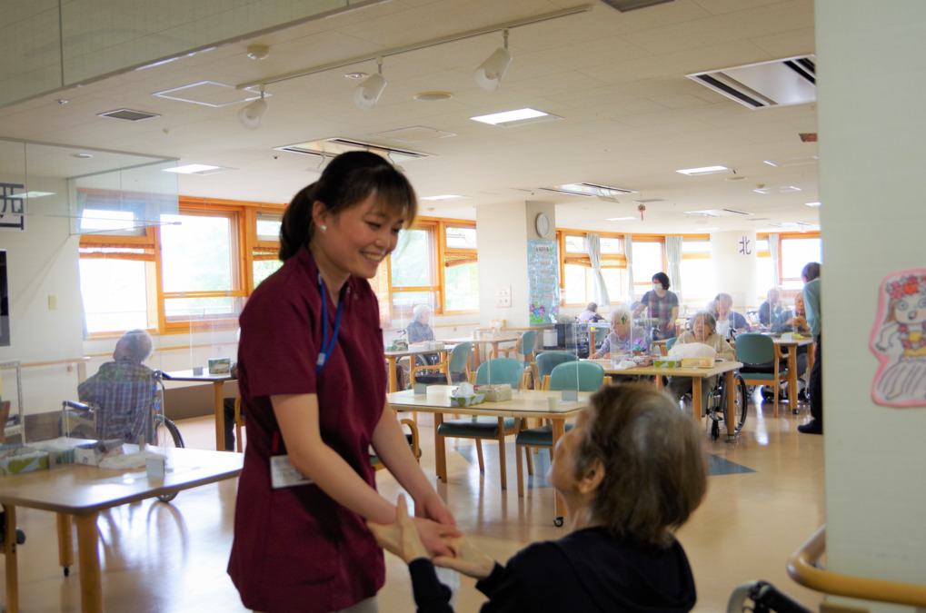介護老人保健施設 都筑ハートフルステーション【デイケア】(介護職/ヘルパーの求人)の写真:利用者様からの“ありがとう”が励みになるお仕事です!