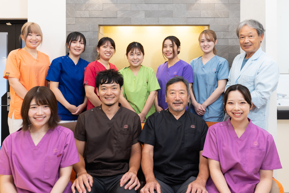 矢後歯科医院(歯科助手の求人)の写真7枚目:明るく愉快なスタッフがお待ちしてます☆