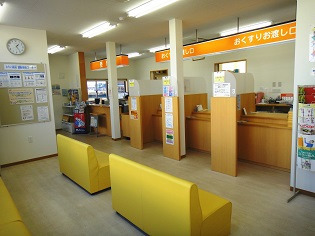 共創未来 高田薬局（薬剤師の求人）の写真2枚目：共創未来 高田薬局の内観