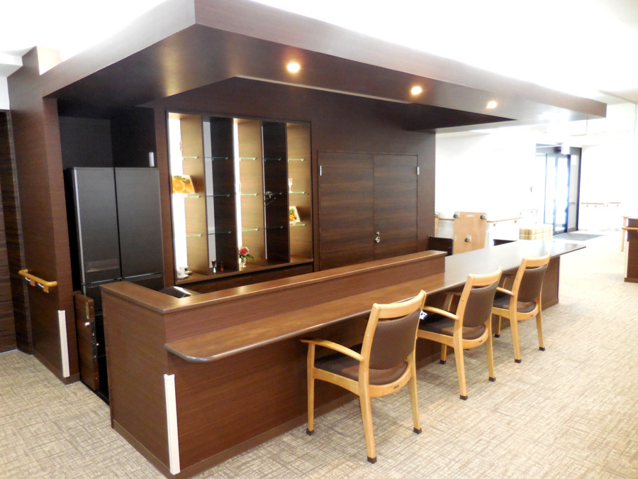 ミモザ横濱花水木苑サービス付き高齢者向け住宅の写真6枚目:ラウンジとなります♪