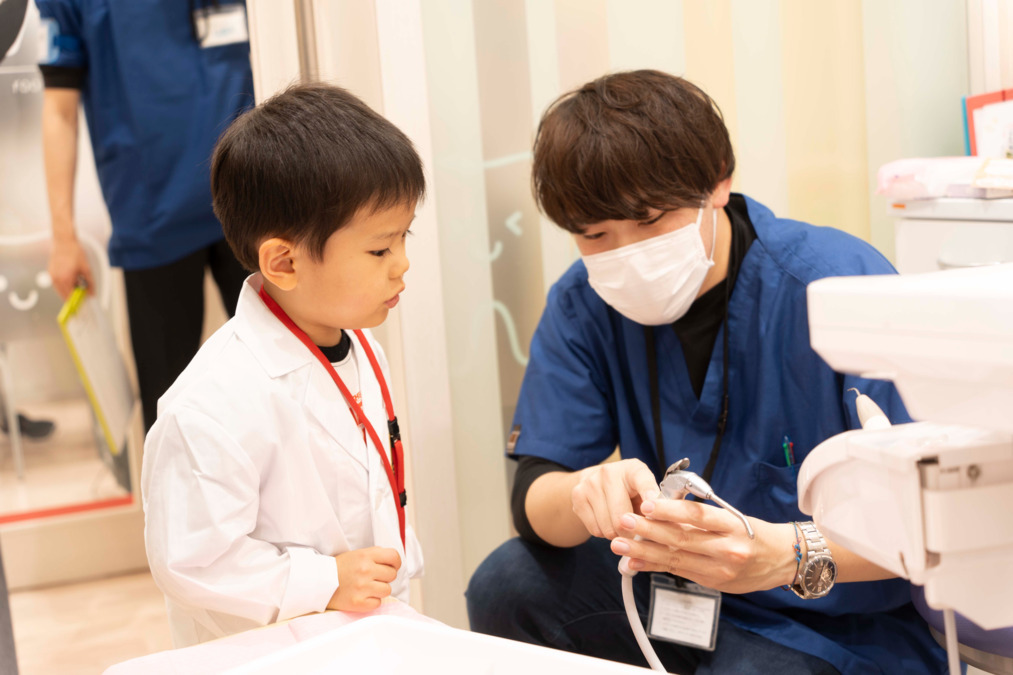 医療法人さくら会（保育補助の求人）の写真3枚目：キッズイベント「歯医者さん体験」