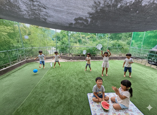 放課後等デイサービスひまわりキッズ２【2025年05月01日オープン】（理学療法士の求人）の写真6枚目：裏庭は全員大好き。