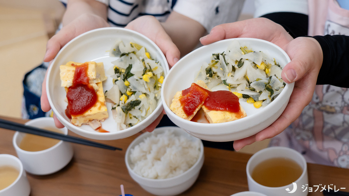 えがおの森保育園・どうしん（保育士の求人）の写真11枚目：美味しくて、安全、安心な給食を提供しています