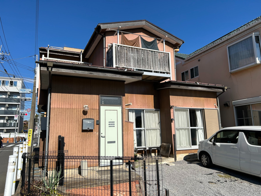 紬　（ケアマネジャーの求人）の写真3枚目：駅近ですが、事務所の前を境川が流れ、自然豊かな環境です