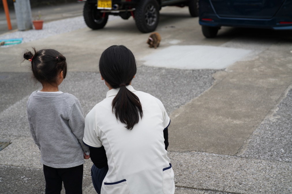 児童発達支援・放課後等デイサービス あやぱにハウスの写真3枚目：庭先にて。