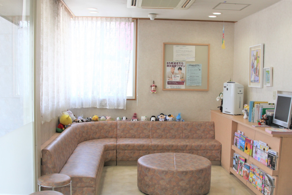 まえの内科クリニック(医療事務/受付の求人)の写真3枚目:待合