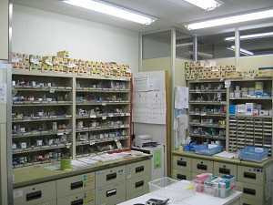 調剤薬局花みかん　本店（薬剤師の求人）の写真2枚目：調剤薬局花みかん 本店の調剤室
