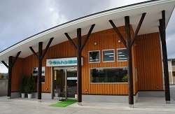 タカハシ薬局 樹海店の写真:樹海店ではプライバシーに配慮した個室の相談室がございます。