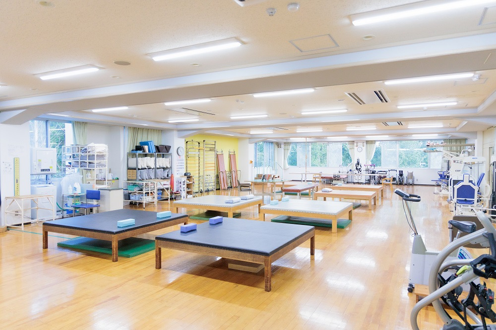 有明成仁病院（理学療法士の求人）の写真4枚目：病院内のリハビリ室です