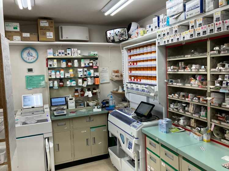 和光薬局 新宿店（薬剤師の求人）の写真3枚目：和光薬局 新宿店の調剤室