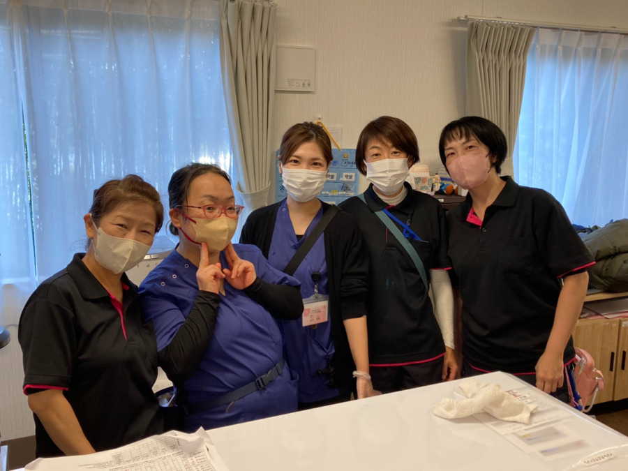 ナーシングホーム Withあいじゅ名東(介護職/ヘルパーの求人)の写真3枚目:めちゃくちゃ明るいスタッフたちw