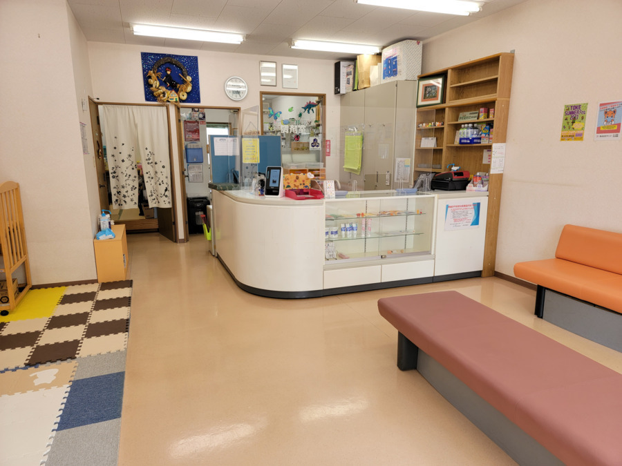 あすみ薬局（薬剤師の求人）の写真2枚目：あすみ薬局の内観