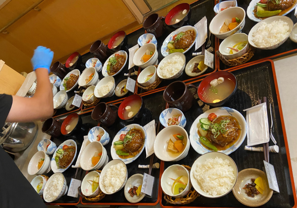 つくしの会デイサービスセンターおきなばし（介護タクシー/ドライバーの求人）の写真6枚目：デイサービスで提供される昼食を450円で注文できます。とっても美味しいです！
